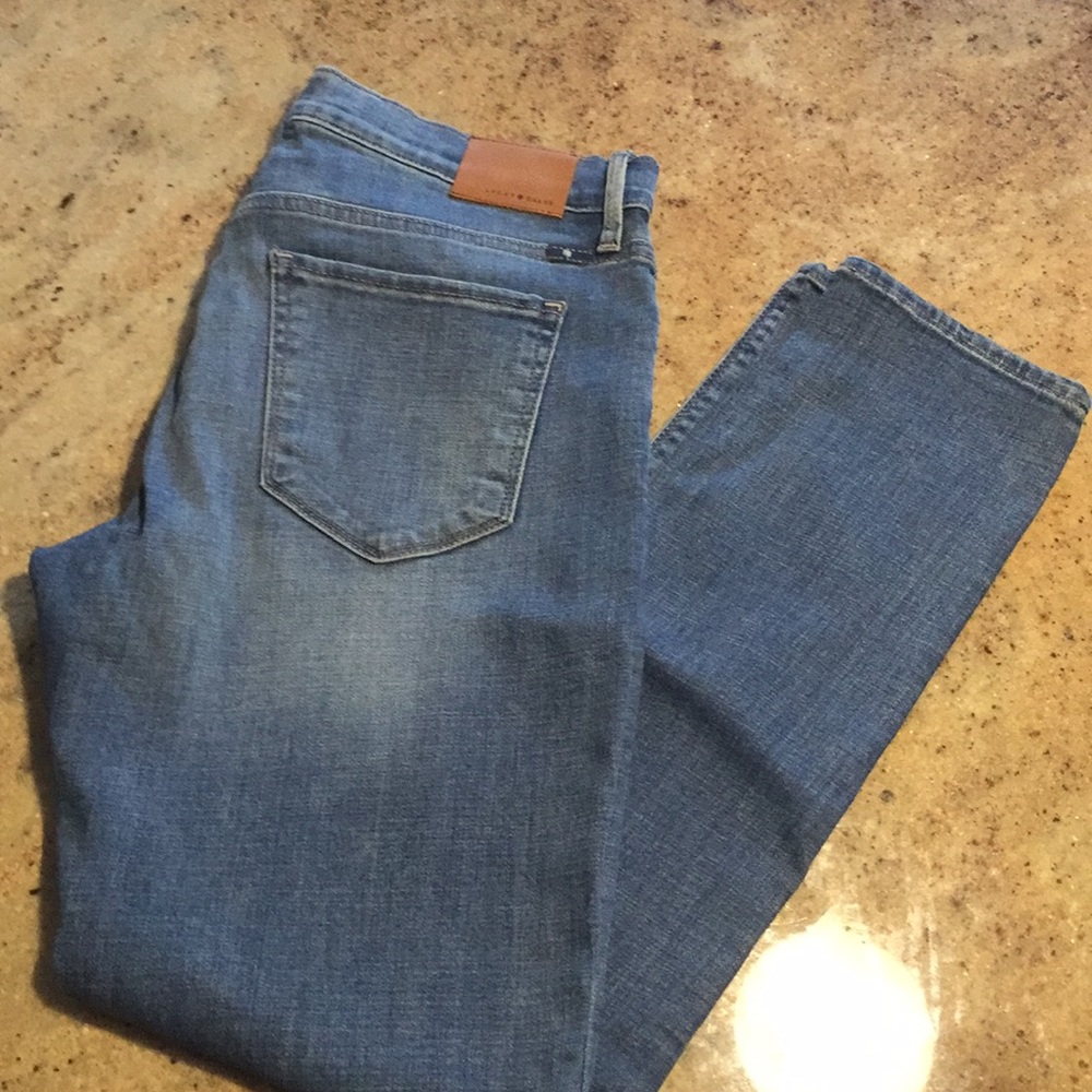 Women's lucky brand distressed jeans